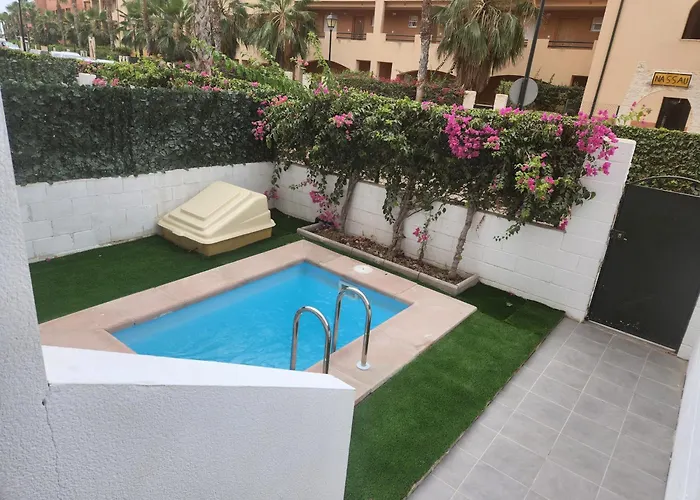 Bajo Estupendo Con Patio Y Piscina Privada A 300 Metros De La Playa!