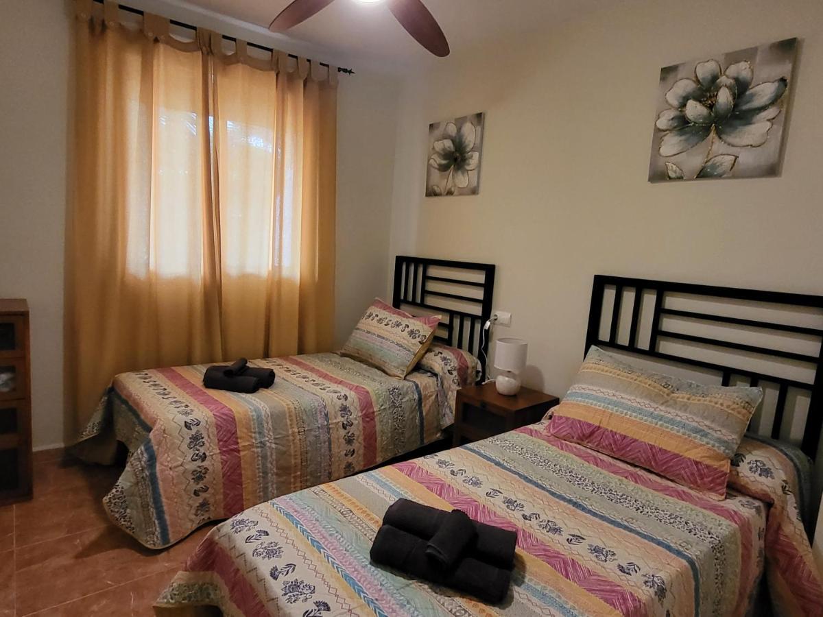 Bajo Estupendo Con Patio Y Piscina Privada A 300 Metros De La Playa! *