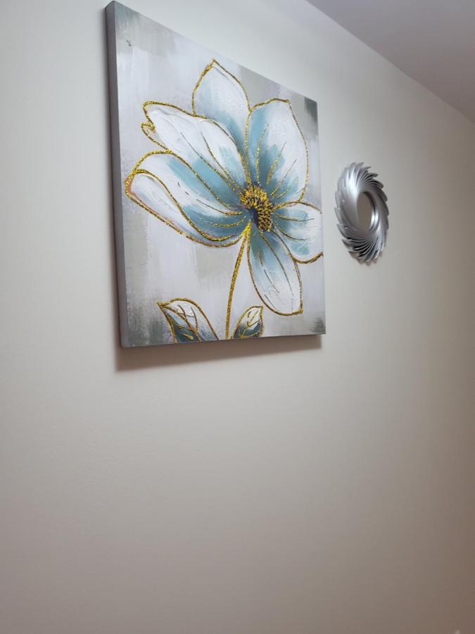 Bajo Estupendo Con Patio Y Piscina Privada A 300 Metros De La Playa! Apartamento *