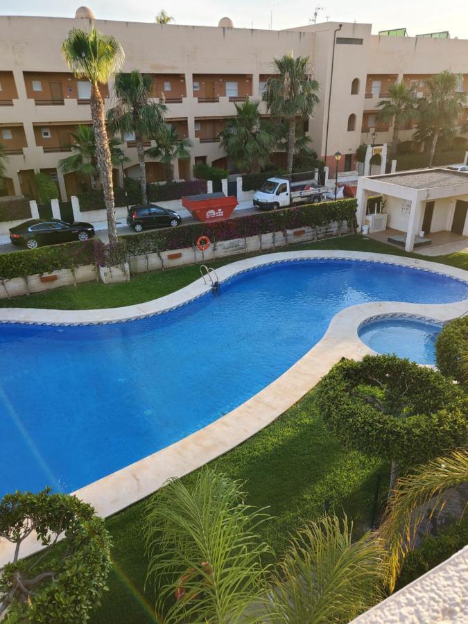 Bajo Estupendo Con Patio Y Piscina Privada A 300 Metros De La Playa! * Vera