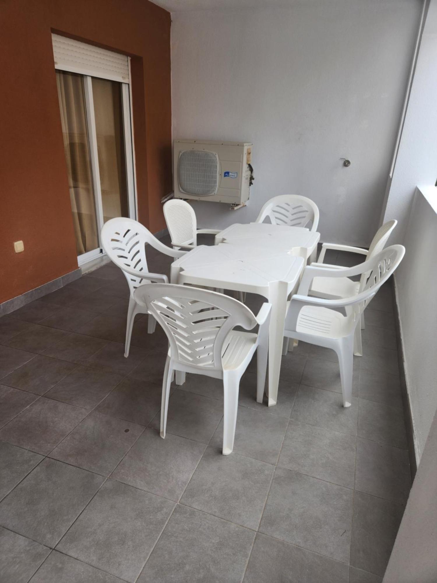 Bajo Estupendo Con Patio Y Piscina Privada A 300 Metros De La Playa! * Vera