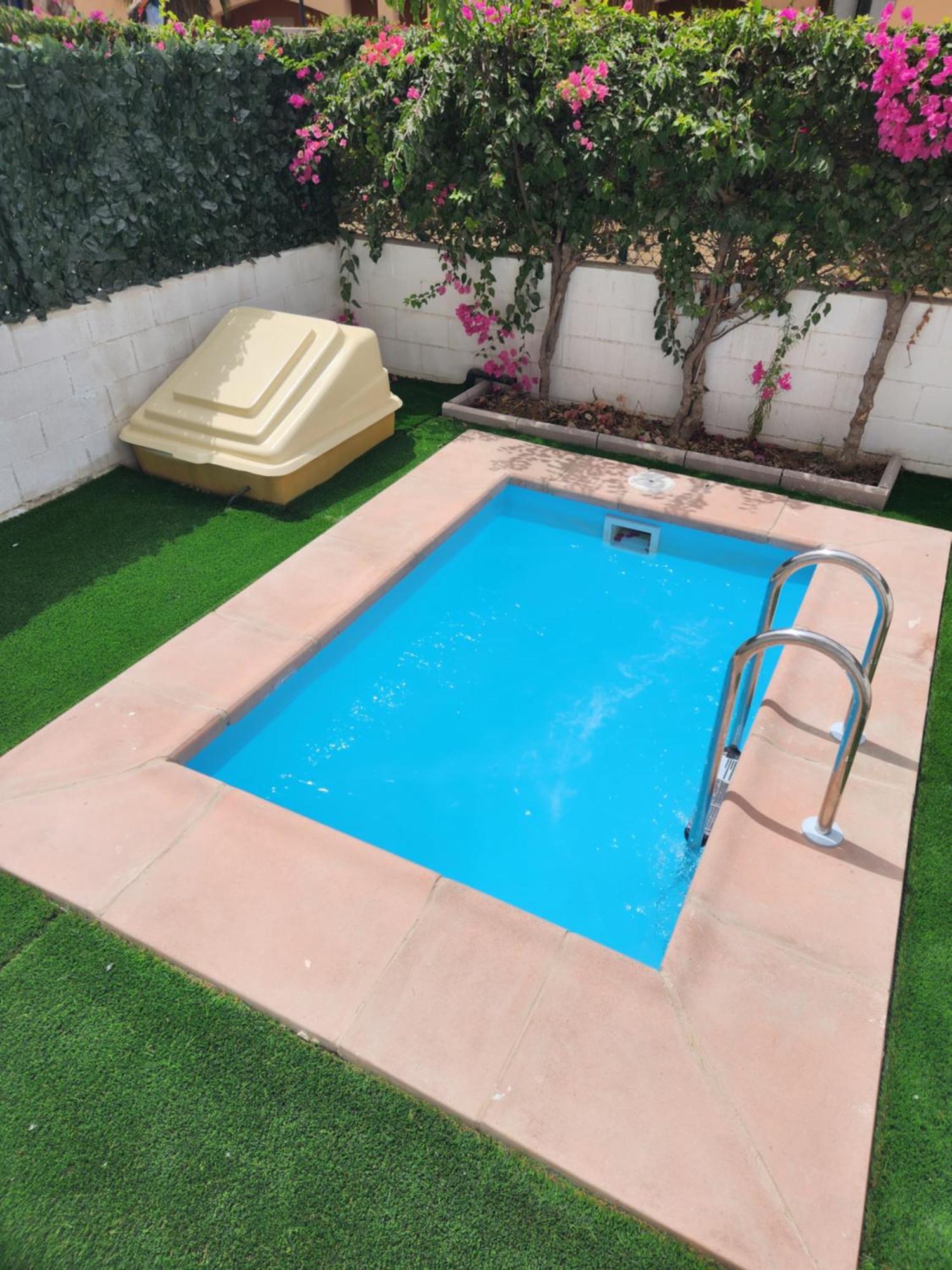 Apartamento Bajo Estupendo Con Patio Y Piscina Privada A 300 Metros De La Playa!