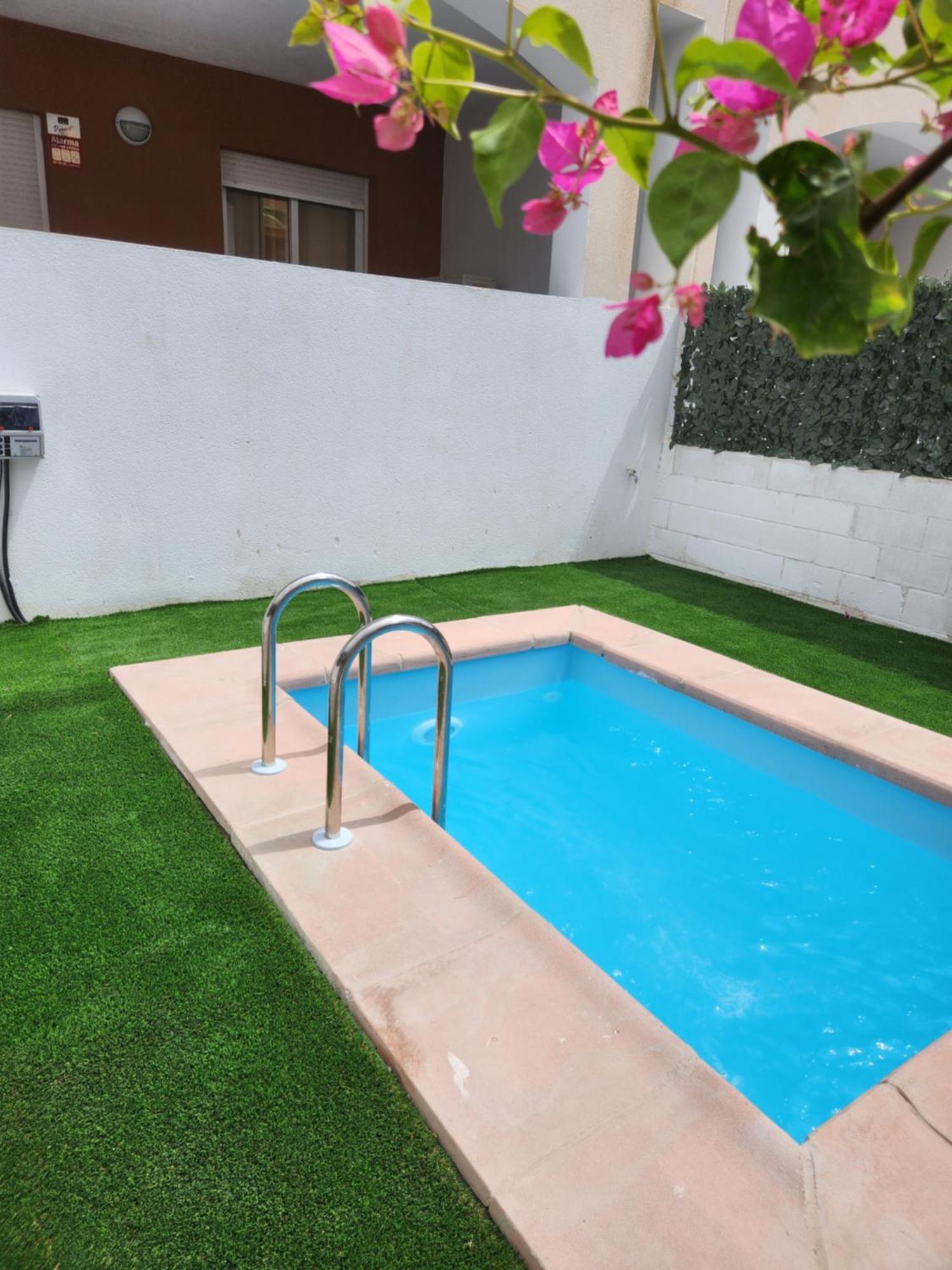 Bajo Estupendo Con Patio Y Piscina Privada A 300 Metros De La Playa! * Vera